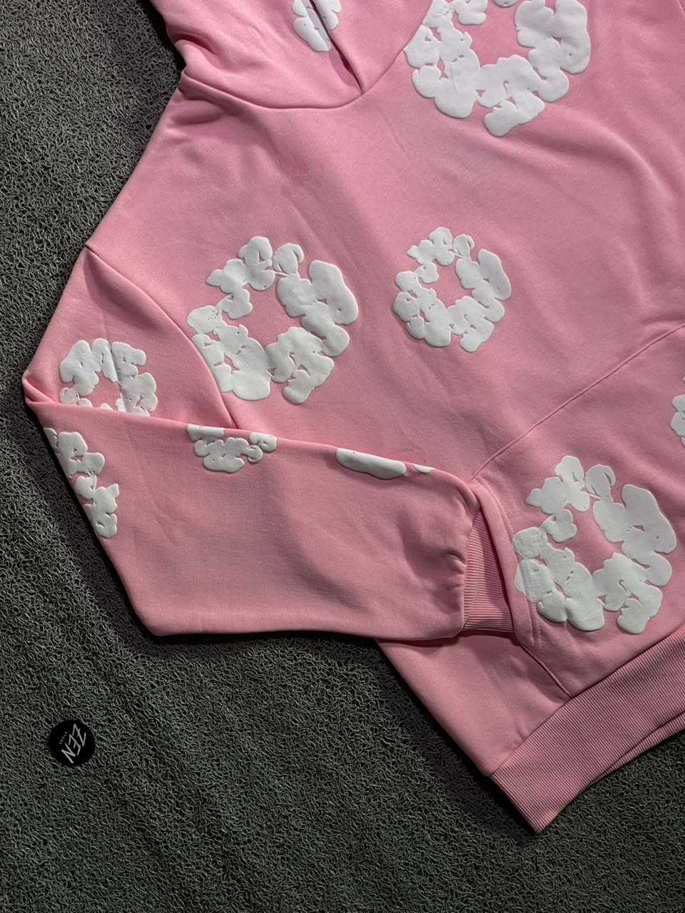 MOLETOM DENIM TEARS ROSA