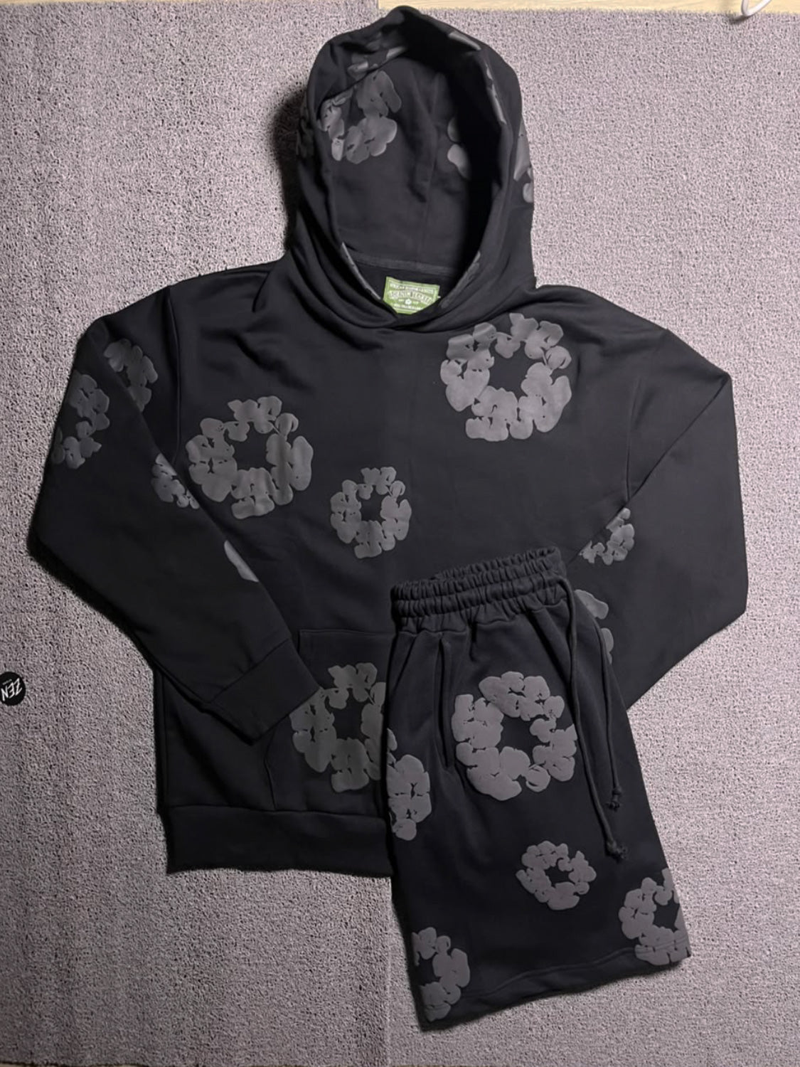 CONJUNTO DENIM TEARS ALL BLACK - ZENSTOREZENSTOREZENSTOREPRETOMCONJUNTO DENIM TEARS ALL BLACK