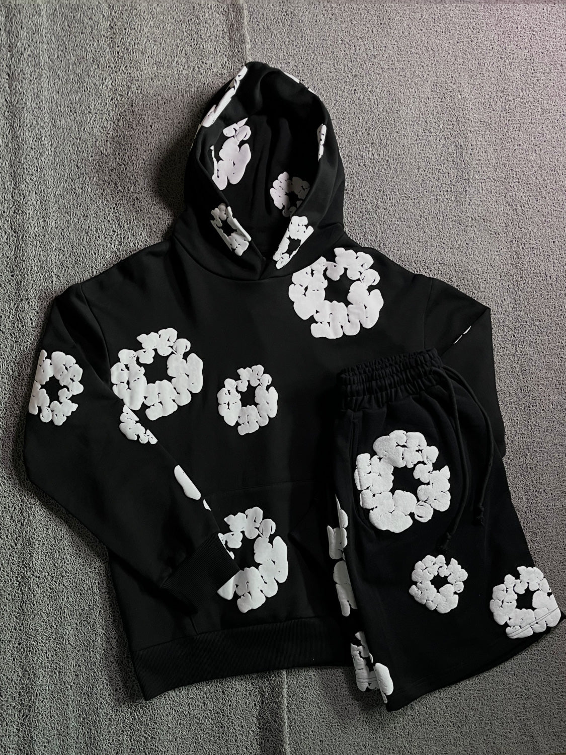 CONJUNTO DENIM TEARS PRETO E BRANCO - ZENSTOREZENSTOREZENSTOREPRETOMMCONJUNTO DENIM TEARS PRETO E BRANCO