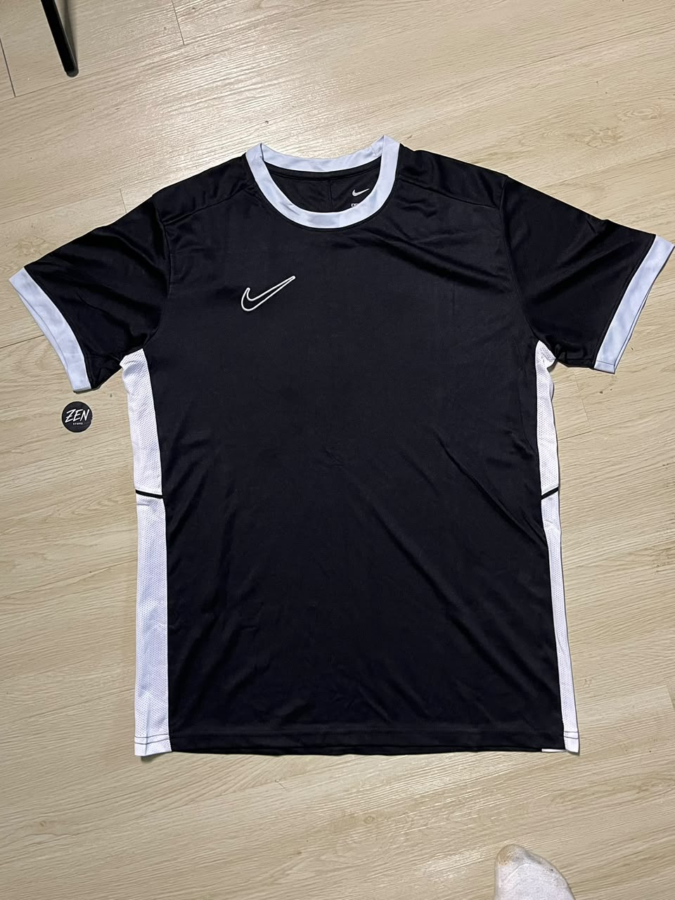 CONJUNTO NIKE DRY FIT - ZENSTOREZENSTOREZENSTOREPRETOPCONJUNTO NIKE DRY FIT