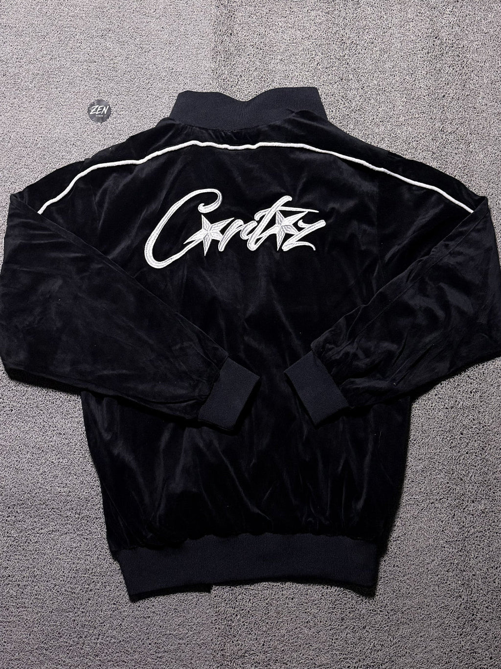 JAQUETA CORTEZ VELUDO PRETO - ZENSTOREZENSTOREZENSTOREPRETOGGJAQUETA CORTEZ VELUDO PRETO