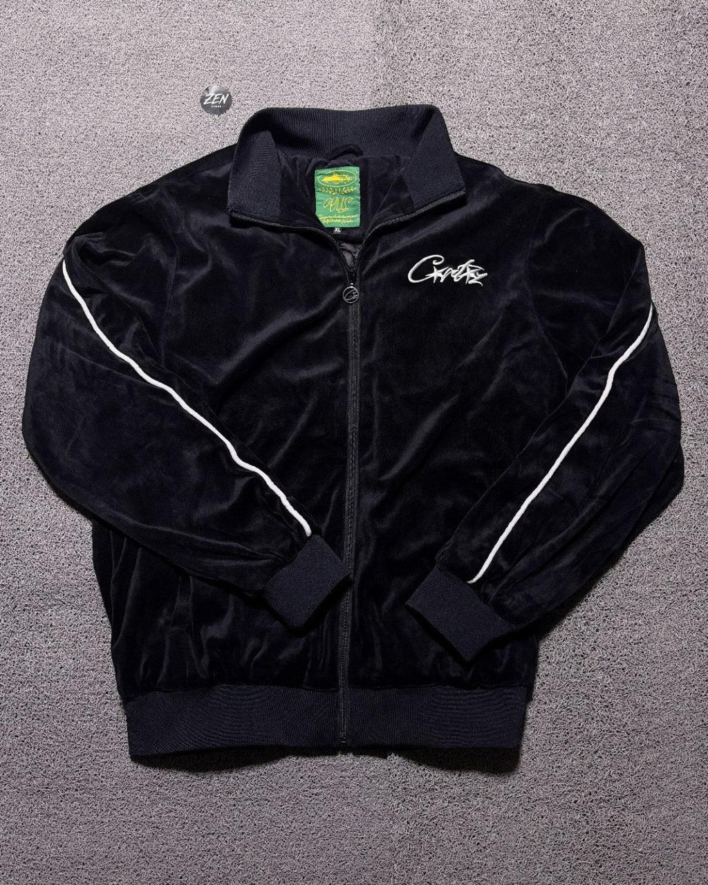 JAQUETA CORTEZ VELUDO PRETO - ZENSTOREZENSTOREZENSTOREPRETOGGJAQUETA CORTEZ VELUDO PRETO