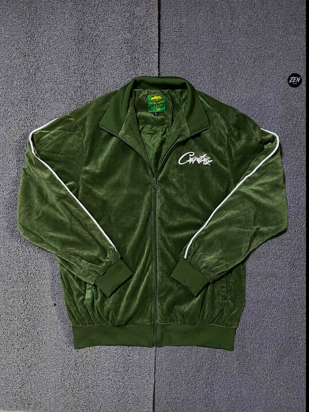 JAQUETA CORTEZVELUDO VERDE - ZENSTOREZENSTOREZENSTOREVerdeGGJAQUETA CORTEZVELUDO VERDE