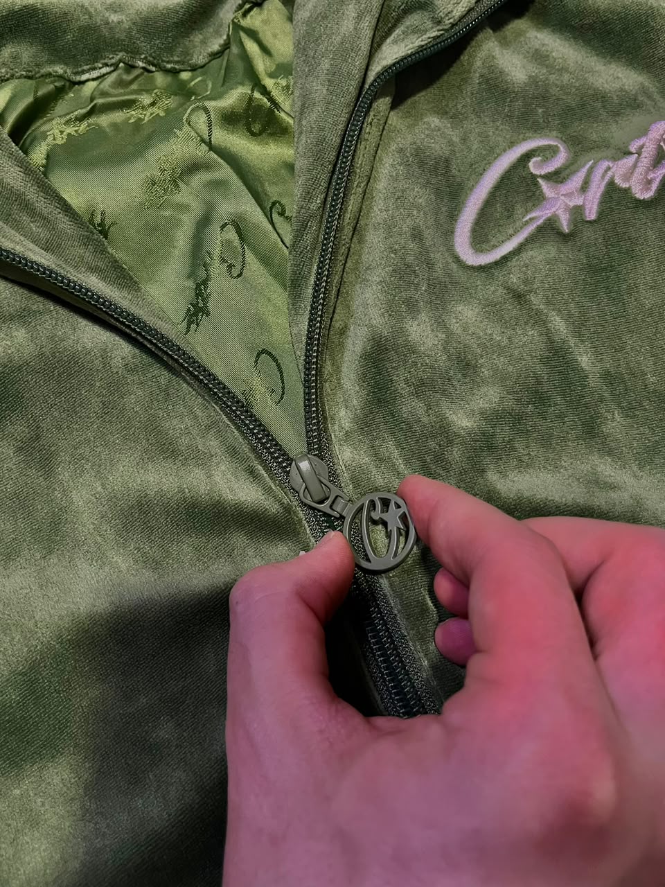 JAQUETA CORTEZVELUDO VERDE - ZENSTOREZENSTOREZENSTOREVerdeGGJAQUETA CORTEZVELUDO VERDE