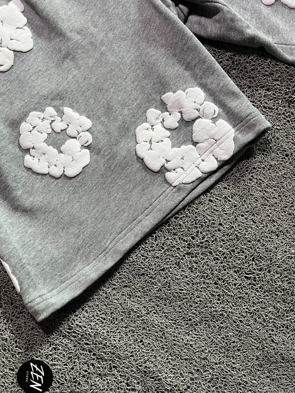 SHORT DENIM TEARS CINZA - ZENSTOREZENSTOREZENSTORECinzaMSHORT DENIM TEARS CINZA