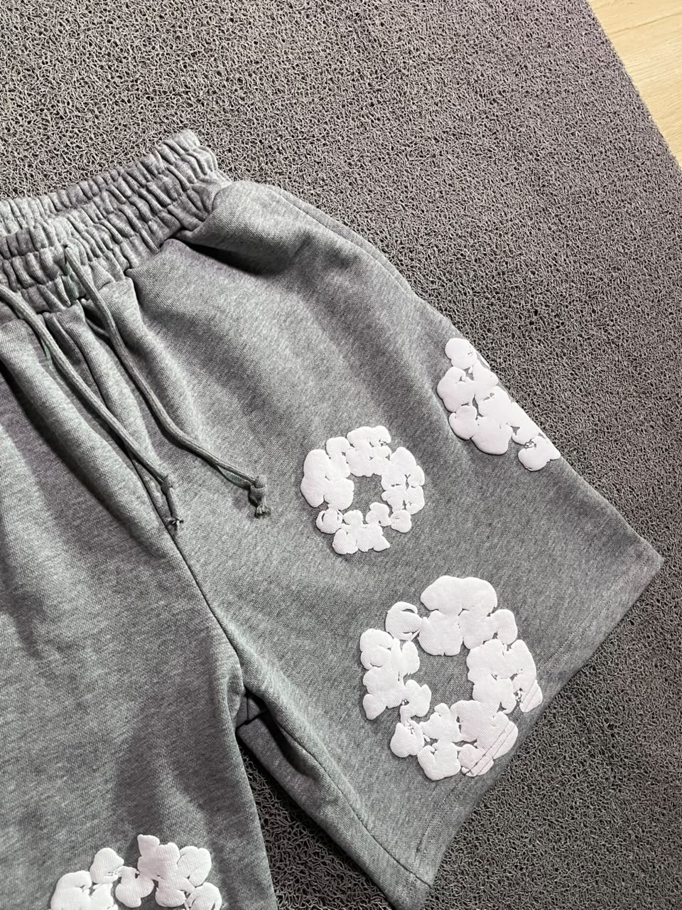 SHORT DENIM TEARS CINZA - ZENSTOREZENSTOREZENSTORECinzaMSHORT DENIM TEARS CINZA