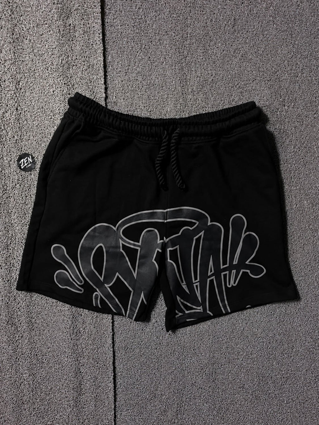 SHORT SYNA WORLD PRETO - ZENSTOREZENSTOREZENSTOREPRETOGSHORT SYNA WORLD PRETO