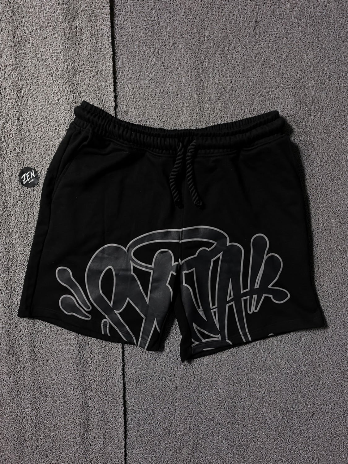 SHORT SYNA WORLD PRETO - ZENSTOREZENSTOREZENSTOREPRETOGSHORT SYNA WORLD PRETO