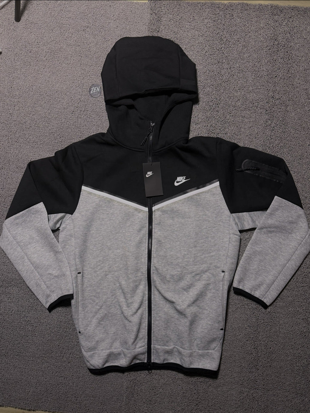 TECH FLEECE NIKE CINZA - ZENSTOREZENSTOREZENSTORECinzaGTECH FLEECE NIKE CINZA