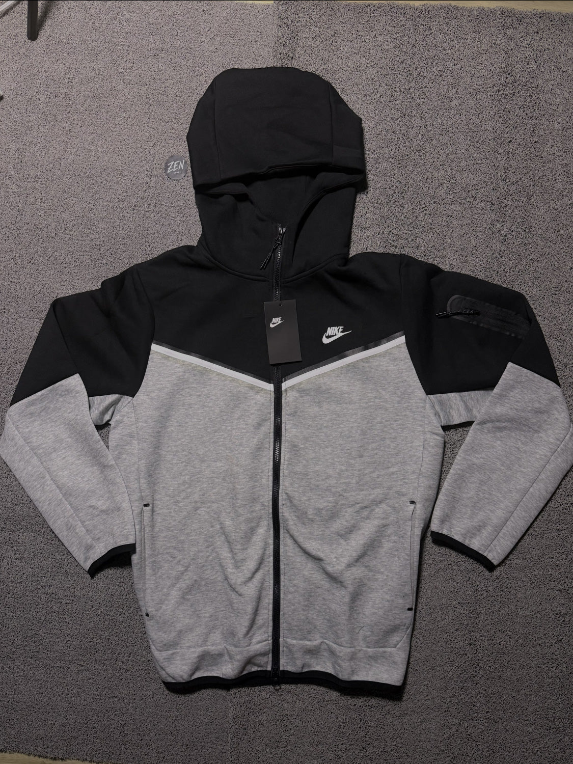 TECH FLEECE NIKE CINZA - ZENSTOREZENSTOREZENSTORECinzaGTECH FLEECE NIKE CINZA